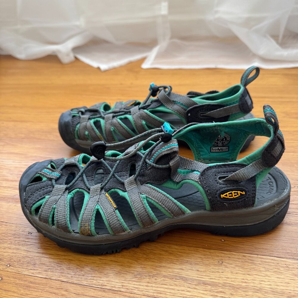 Keens Women's Closed Toe Water Sandal